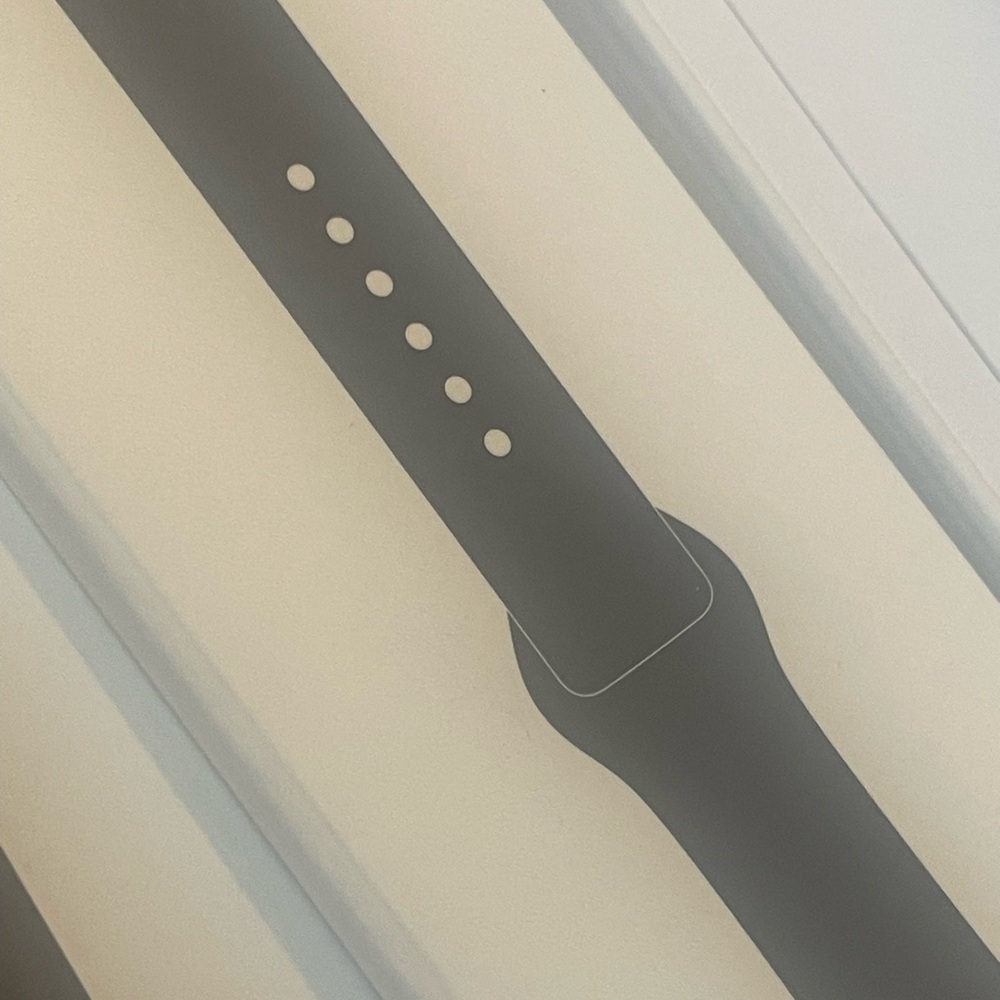 Brand new apple SE 40 MM - Picture 3 of 8